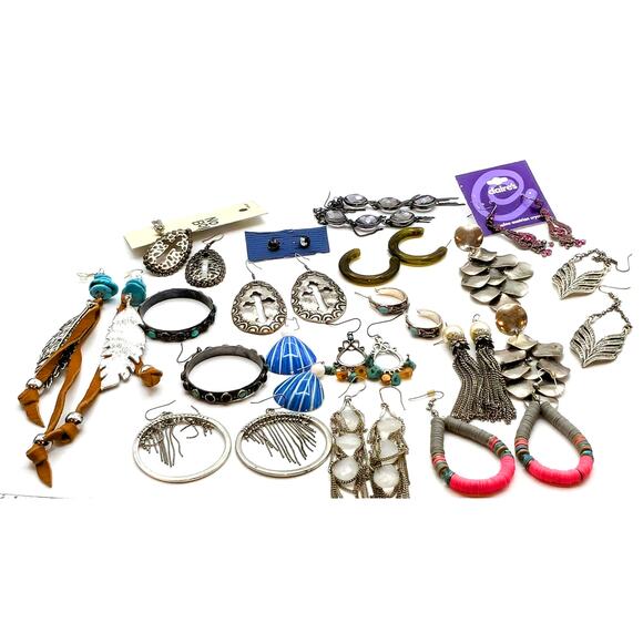 Lot of 18 Pair of Boho Silver Tone Theme Earrings - Picture 1 of 6